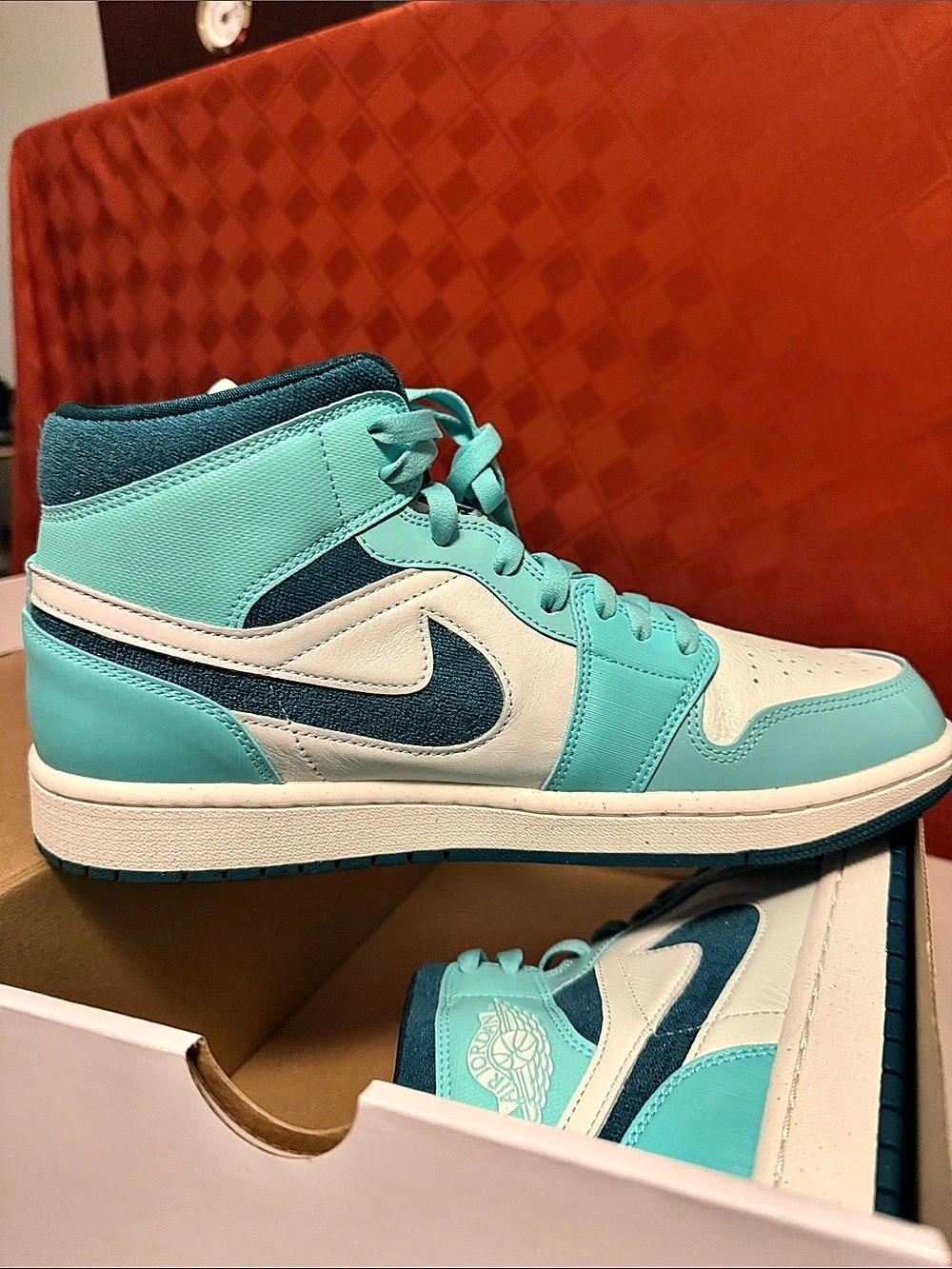 Jordan Air Jordan 1 Mid SE Bleached Turquoise Sky J Teal Sneakers US 11.5